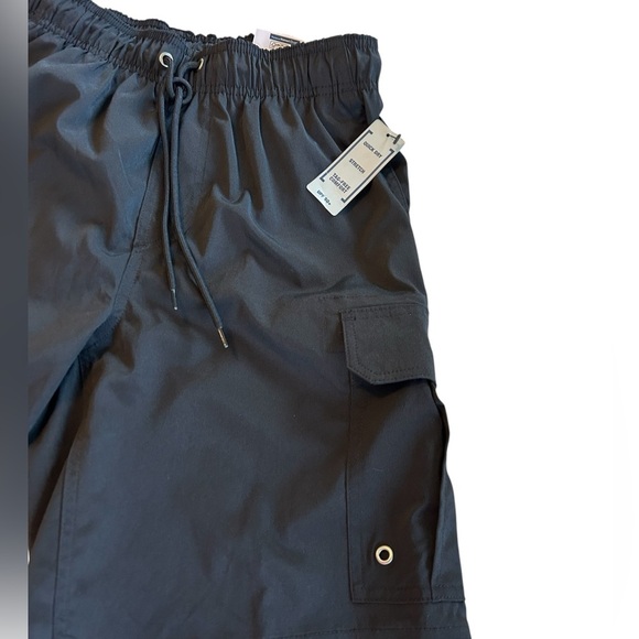 NWT MENS GEORGE AT THE KNEE CARGO BLACK SHORTS SIZE 27 INCH WAIST 9 INCH INSEAM. - Picture 4 of 11